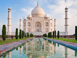 Top 10 Tourist Sites in India