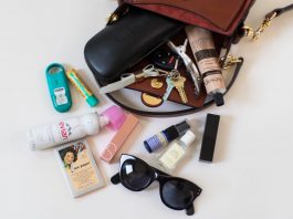 Top 10 Things Every Girl Should Have in Her Purse